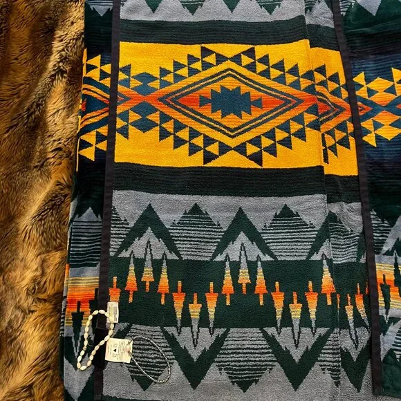 Pendelton Wildland Heroes Supersize Spa Towel - Picture 2 of 4